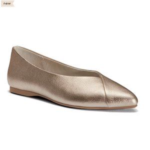 Birdies Goldfinch Gold Flats 9.5 NWT